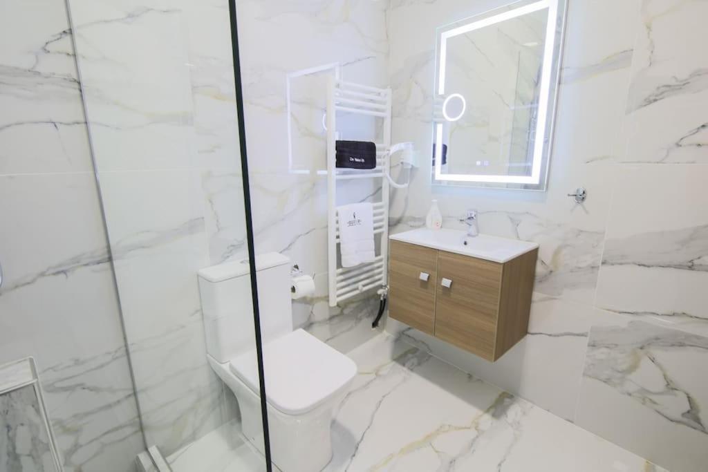 La Casa New Central Coastal Apartment & Jacuzzi Волос Екстер'єр фото